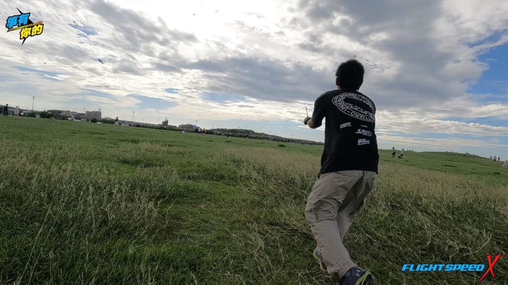 箏有你的特技風箏專賣店  入門級運動風箏由幾乎牢不可破的玻璃纖維框架和耐用的防撕裂聚酯製成非常堅固且飛行起來特技風箏均由耐用的防撕裂聚酯製成可隨時飛行包括線軸手柄飛線四線特技風箏教學 進口新手如何選擇特技風箏買風箏 新竹風箏 單線風箏